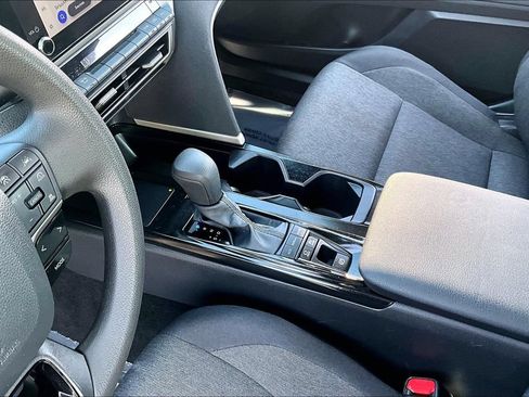 Used 2025 Toyota Camry LE FWD image 15
