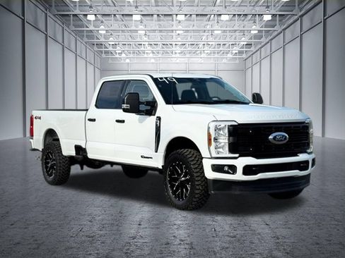 Used 2024 Ford F350 XLT AWD/4WD image 6