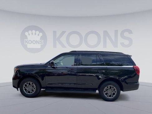 Used 2025 Ford Expedition Active AWD/4WD image 2
