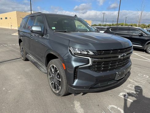 Used 2021 Chevrolet Tahoe RST w/ Luxury Package image 3