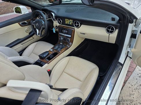 Used 2014 Mercedes-Benz SLK 250 image 8