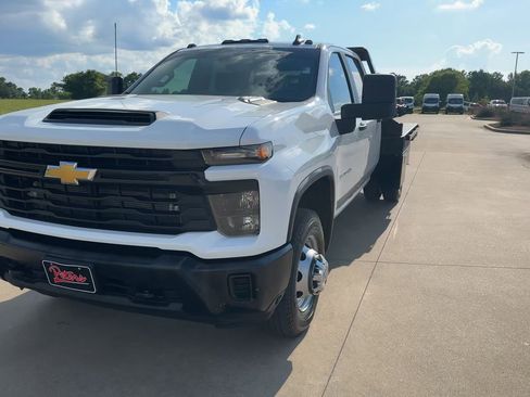 Used 2025 Chevrolet Silverado 3500 W/T AWD/4WD image 4