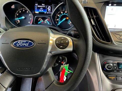 Used 2016 Ford Escape SE w/ Equipment Group 201A AWD/4WD image 12