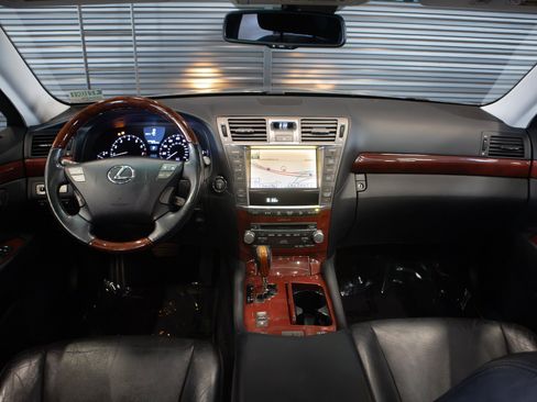 Used 2012 Lexus LS 460 w/ Luxury Value Edition RWD image 7