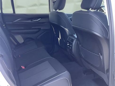 Certified 2023 Jeep Grand Cherokee Laredo w/ Luxury Tech Group I image 19