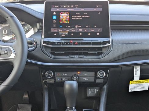 New 2026 Jeep Compass Latitude image 18