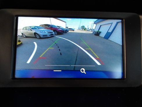 Used 2018 Ford Focus SE w/ Cold Weather Package FWD image 24