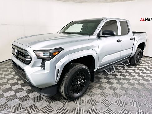 Used 2025 Toyota Tacoma SR image 7