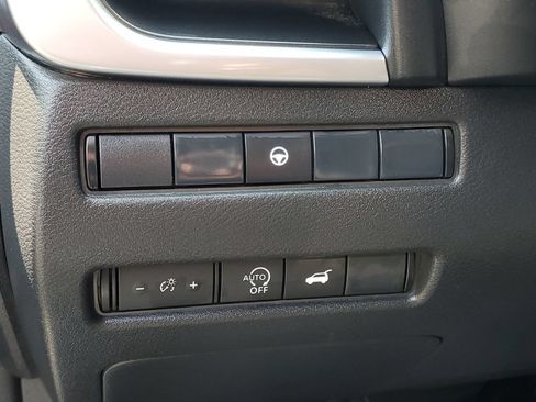 Used 2025 Nissan Rogue SV AWD/4WD image 22