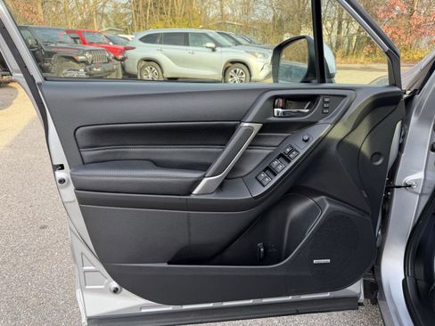 Used 2017 Subaru Forester 2.5i Touring image 10