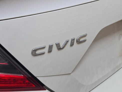 Used 2017 Honda Civic EX image 9