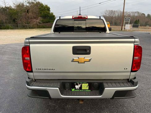 Used 2017 Chevrolet Colorado LT w/ LT Convenience Package image 3