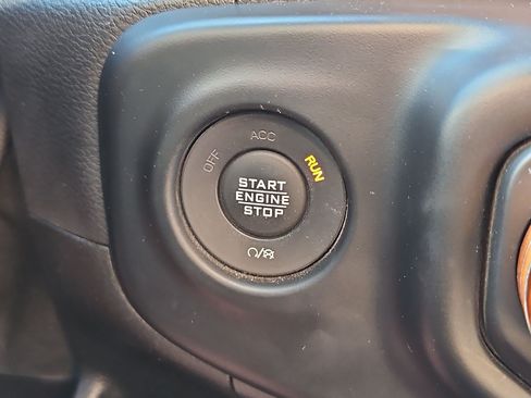 Used 2021 Jeep Gladiator Mojave w/ LED Lighting Group AWD/4WD image 17