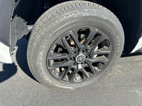 Used 2024 Toyota Tundra Limited image 6