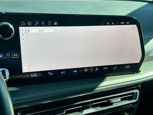 Used 2024 Chevrolet Traverse LT image 18