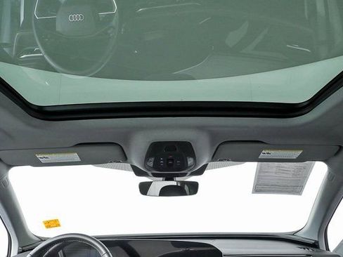 Used 2025 Audi Q5 Premium w/ Convenience Package image 19