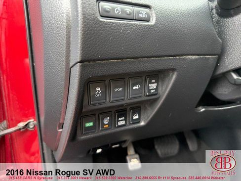 Used 2016 Nissan Rogue SV w/ SV Premium Package AWD/4WD image 16