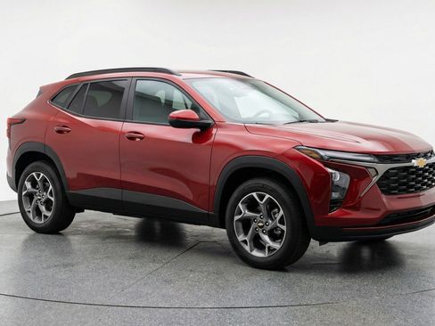 Used 2025 Chevrolet Trax LT w/ LT Convenience Package FWD image 1