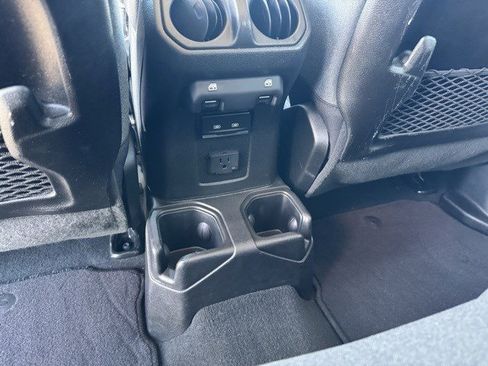 Used 2024 Jeep Wrangler Unlimited Rubicon image 30