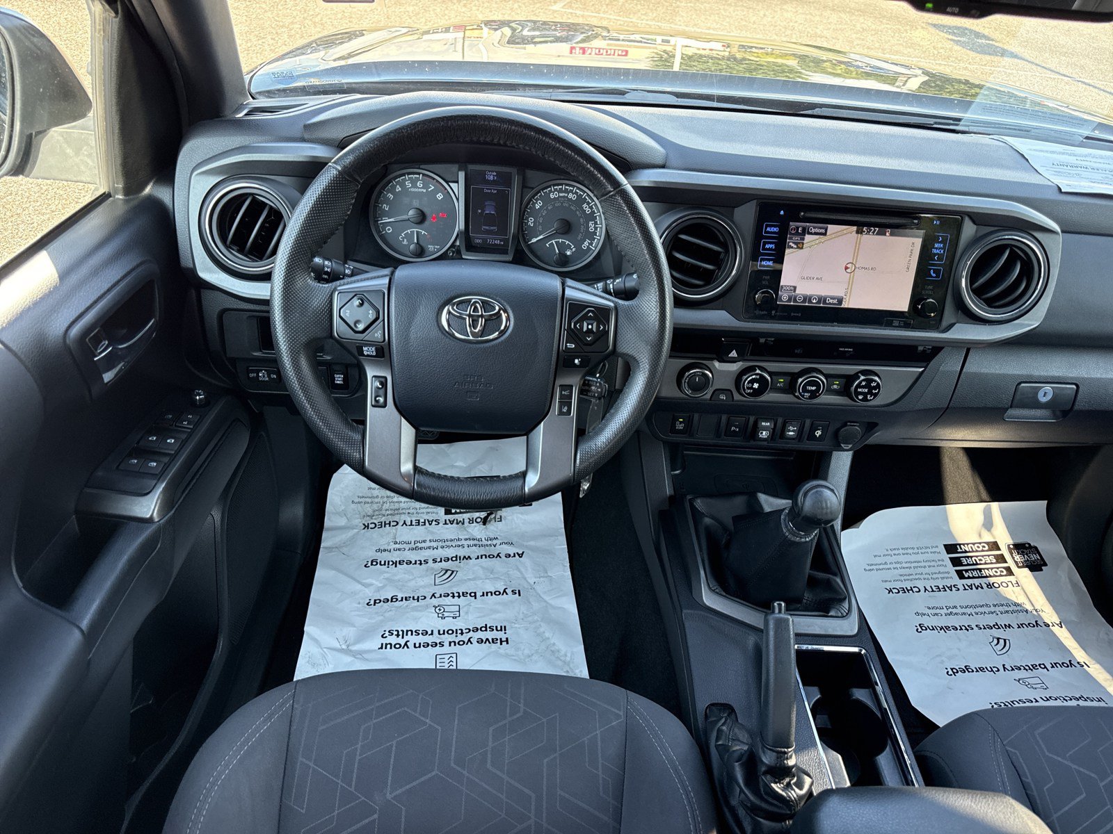 Used 2018 Toyota Tacoma TRD Off-Road w/ Technology Package AWD/4WD image 15