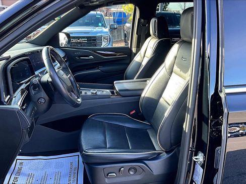 Used 2023 Cadillac Escalade ESV Premium Luxury image 21