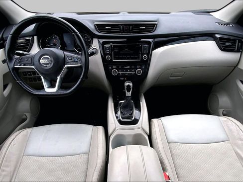 Used 2021 Nissan Rogue Sport SV w/ Technology Package AWD/4WD image 14