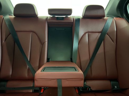 Used 2025 BMW M340i w/ Parking Assistance Package image 31