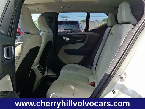 New 2025 Volvo XC40 B5 Ultra w/ Protection Package Premier image 9