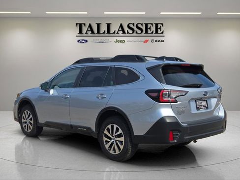 Used 2021 Subaru Outback Premium image 11