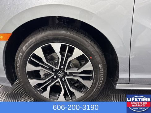 New 2026 Honda Odyssey Elite image 15