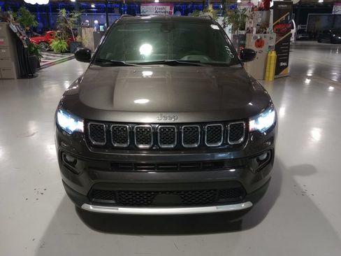 Used 2023 Jeep Compass Limited AWD/4WD image 3