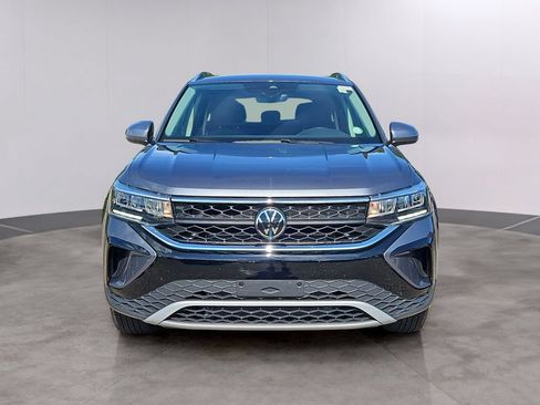 Used 2024 Volkswagen Taos SE AWD/4WD image 2