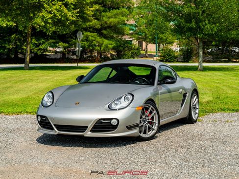 Used 2012 Porsche Cayman R image 1