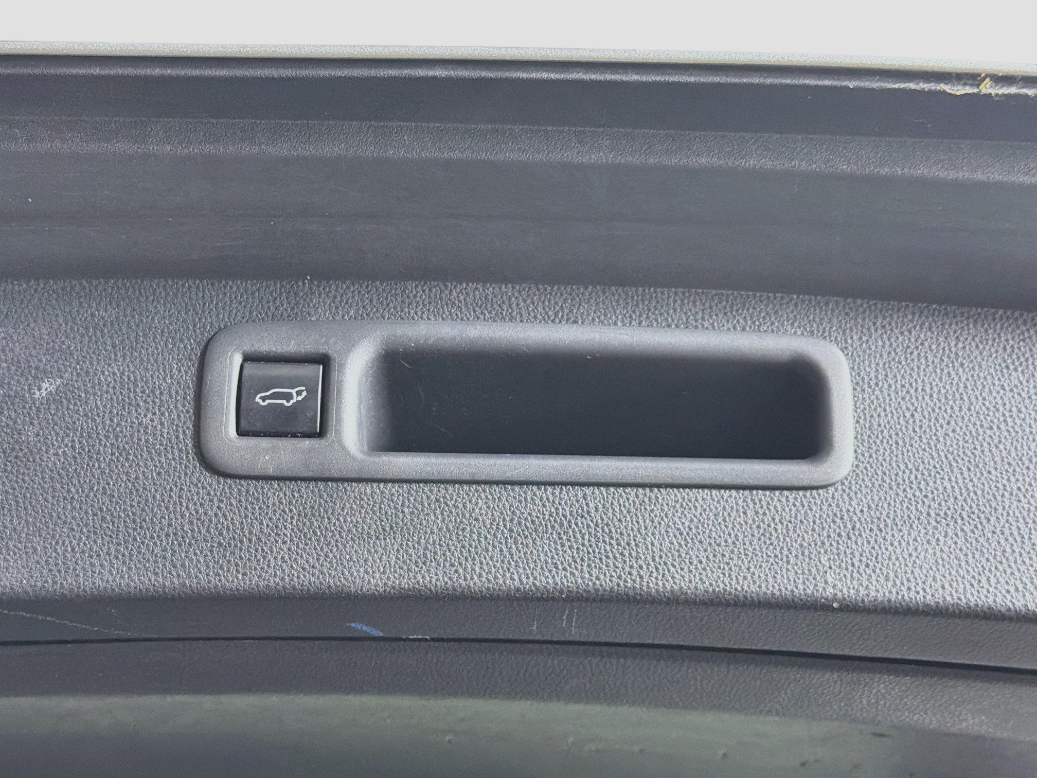 Used 2021 Toyota Highlander XLE FWD image 32