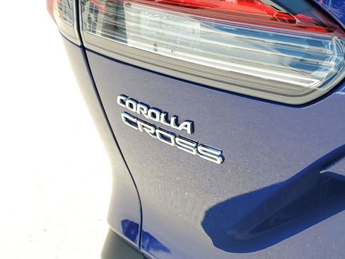 Certified 2023 Toyota Corolla Cross XLE w/ Convenience Package FWD image 8