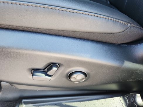 New 2025 Chrysler Pacifica Select w/ Fav Edition Package image 15