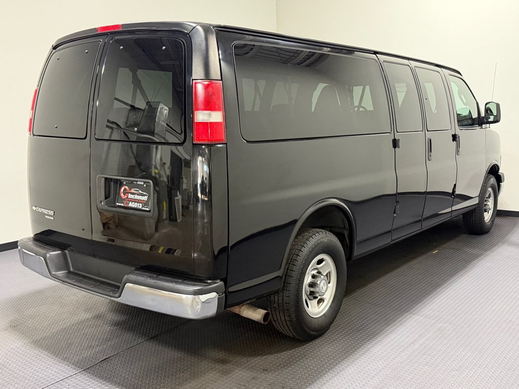 Used 2016 Chevrolet Express 3500 LT w/ LT Preferred Equipment Group RWD image 5
