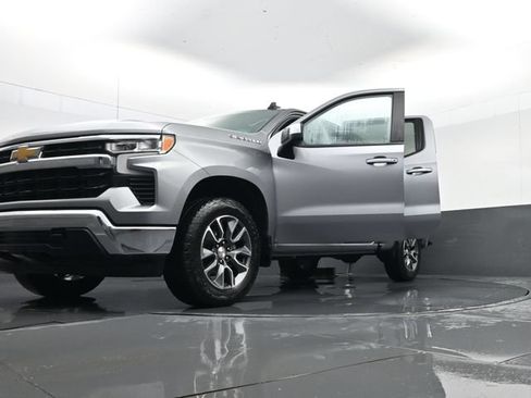 Used 2024 Chevrolet Silverado 1500 LT AWD/4WD image 32