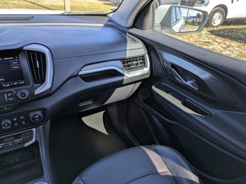 Used 2023 GMC Terrain SLT image 16