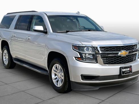 Used 2016 Chevrolet Suburban LS RWD image 3