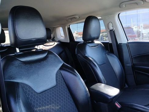 Used 2020 Jeep Compass Latitude image 18