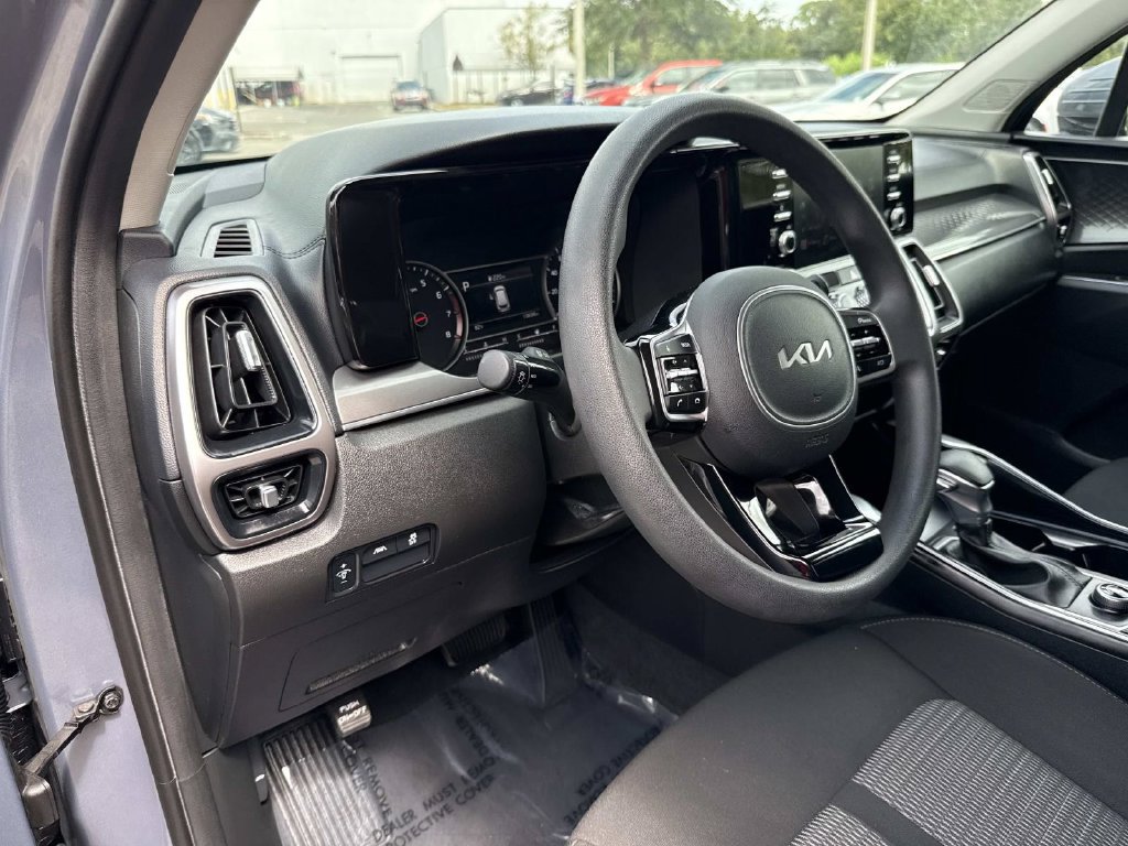Used 2023 Kia Sorento LX FWD image 22