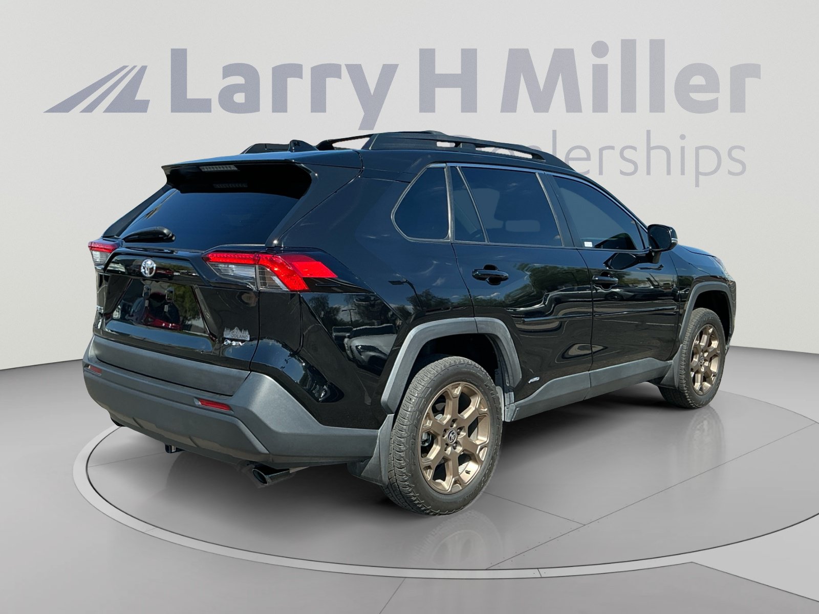 Certified 2025 Toyota RAV4 Woodland Edition AWD/4WD image 5