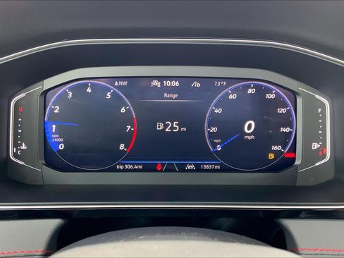 Used 2025 Volkswagen Jetta GLI Autobahn FWD image 25
