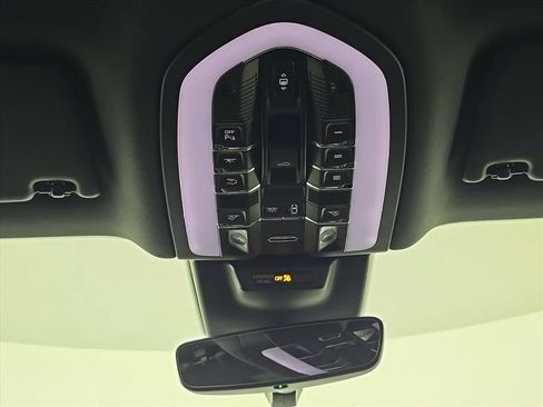 Certified 2026 Porsche Macan AWD/4WD image 25