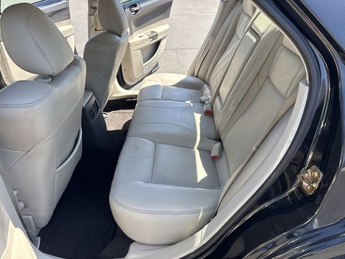 Used 2006 Chrysler 300 C RWD image 26