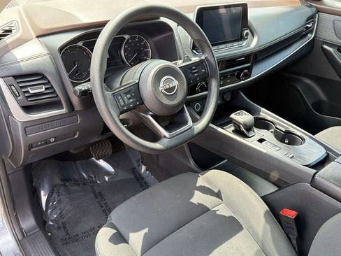 Used 2023 Nissan Rogue S FWD image 4