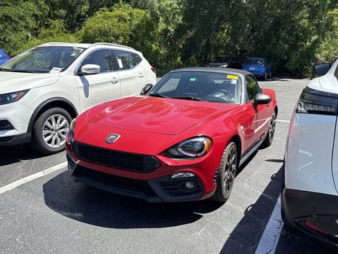 Used 2019 FIAT 124 Spider Abarth w/ Convenience Group image 2