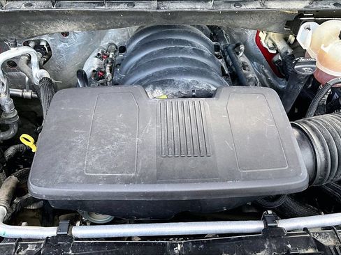 Used 2021 Chevrolet Silverado 1500 LT AWD/4WD image 32