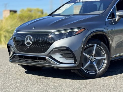 Used 2023 Mercedes-Benz EQS 580 4MATIC SUV image 3